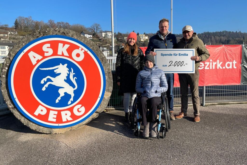 Spendenübergabe für Emilia